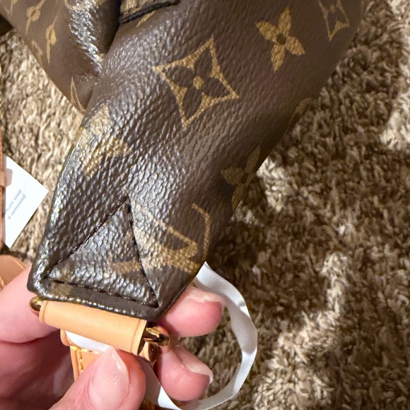 Pre-owned LV Bumbag - Excellent Condition - Picture 6 of 9